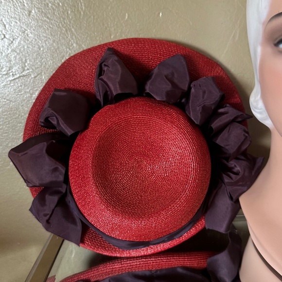 ADORABLE 1940s\' RED STRAW HAT WITH BURGUNDY TAFFETA BOWS and GLOVES main image 3